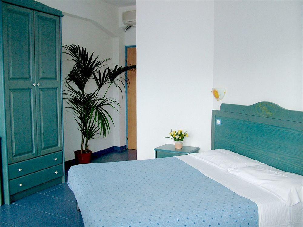 Oasi Azzurra Aparthotel Messina Luaran gambar