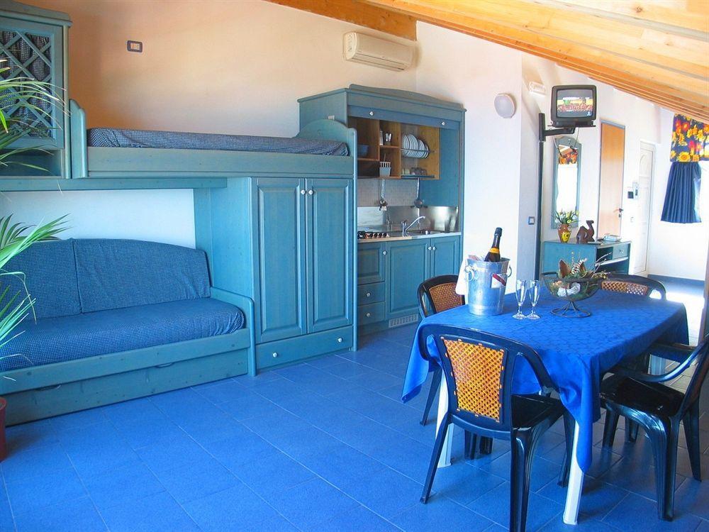 Oasi Azzurra Aparthotel Messina Luaran gambar