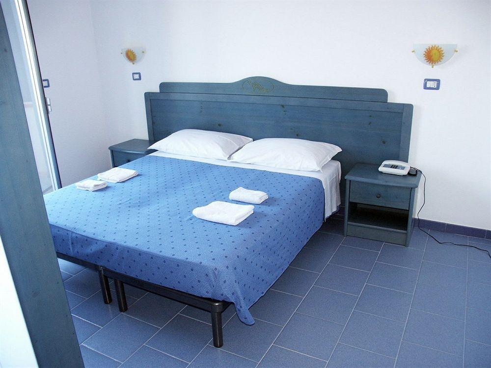 Oasi Azzurra Aparthotel Messina Luaran gambar