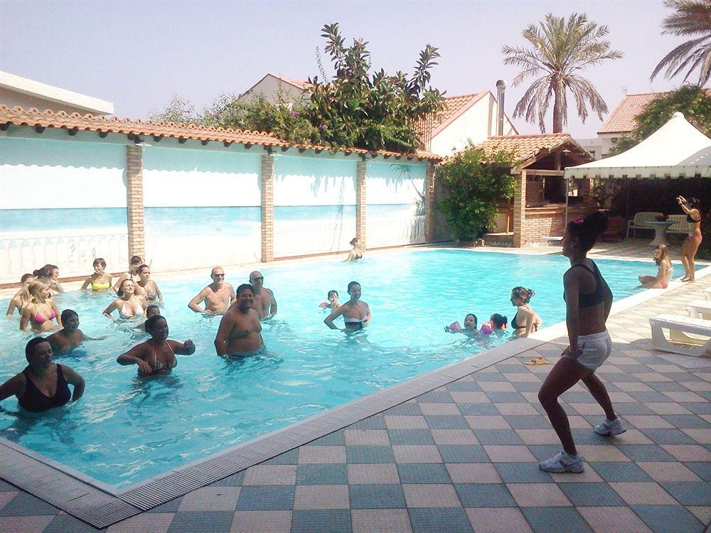 Oasi Azzurra Aparthotel Messina Luaran gambar