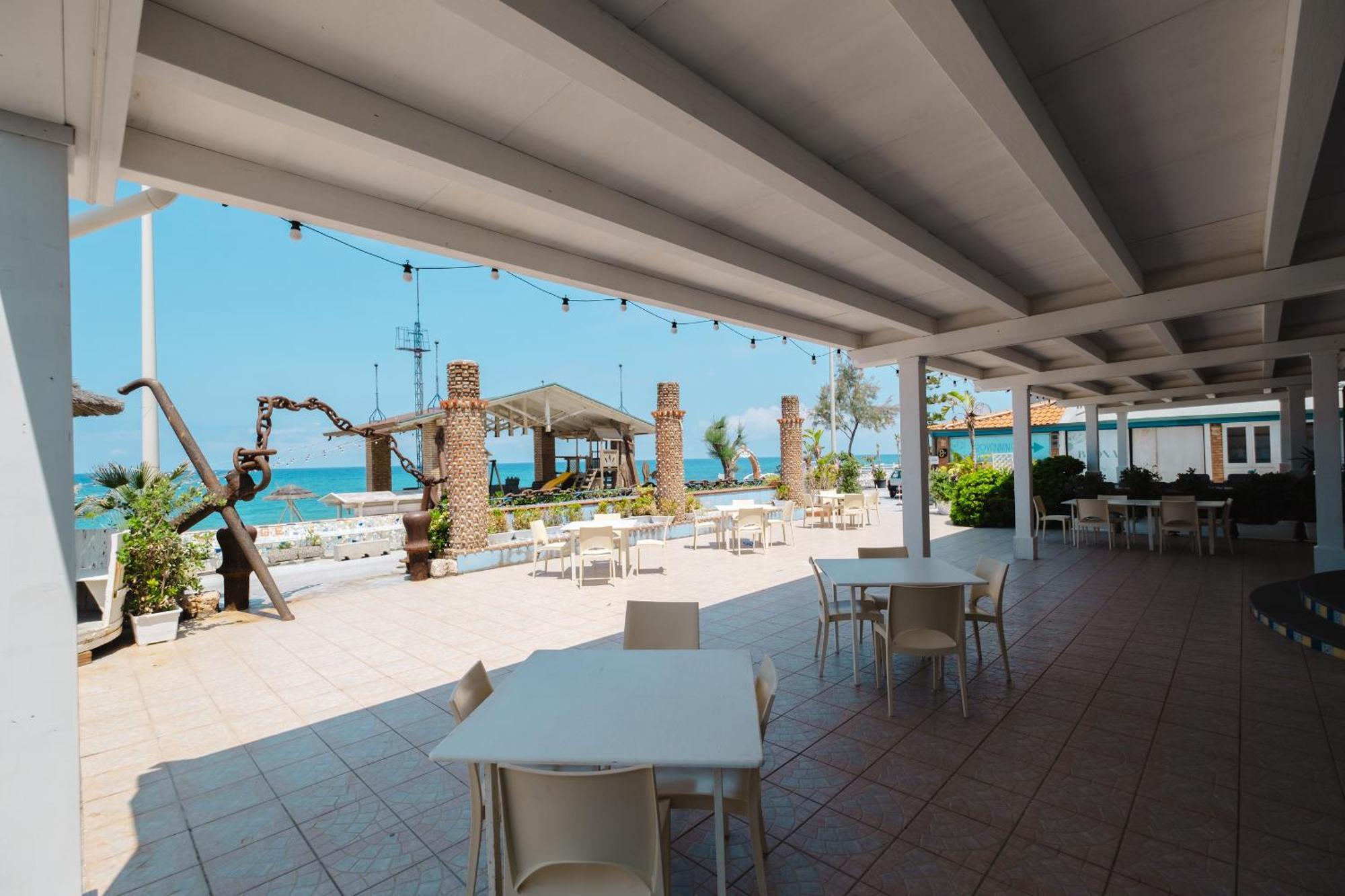 Oasi Azzurra Aparthotel Messina Luaran gambar