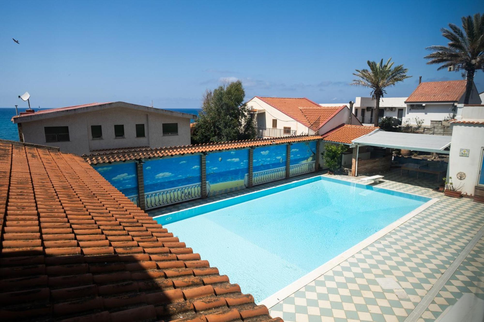 Oasi Azzurra Aparthotel Messina Luaran gambar