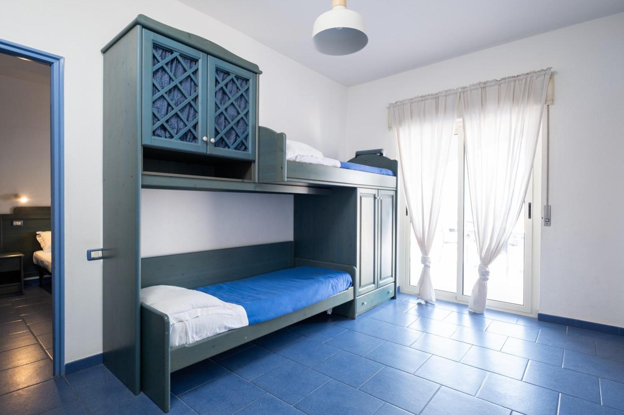 Oasi Azzurra Aparthotel Messina Luaran gambar