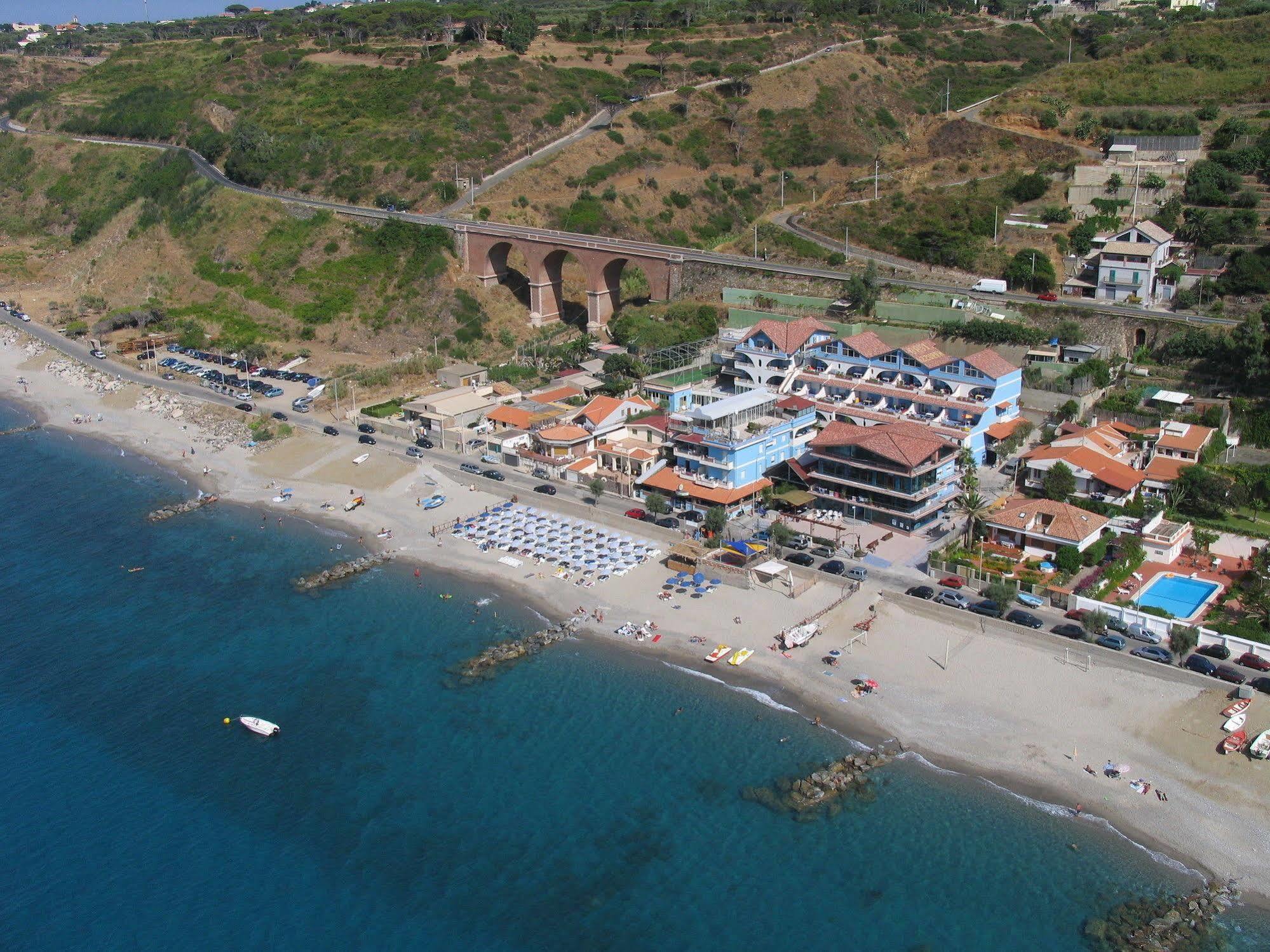 Oasi Azzurra Aparthotel Messina Luaran gambar