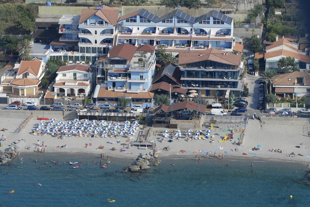 Oasi Azzurra Aparthotel Messina Luaran gambar